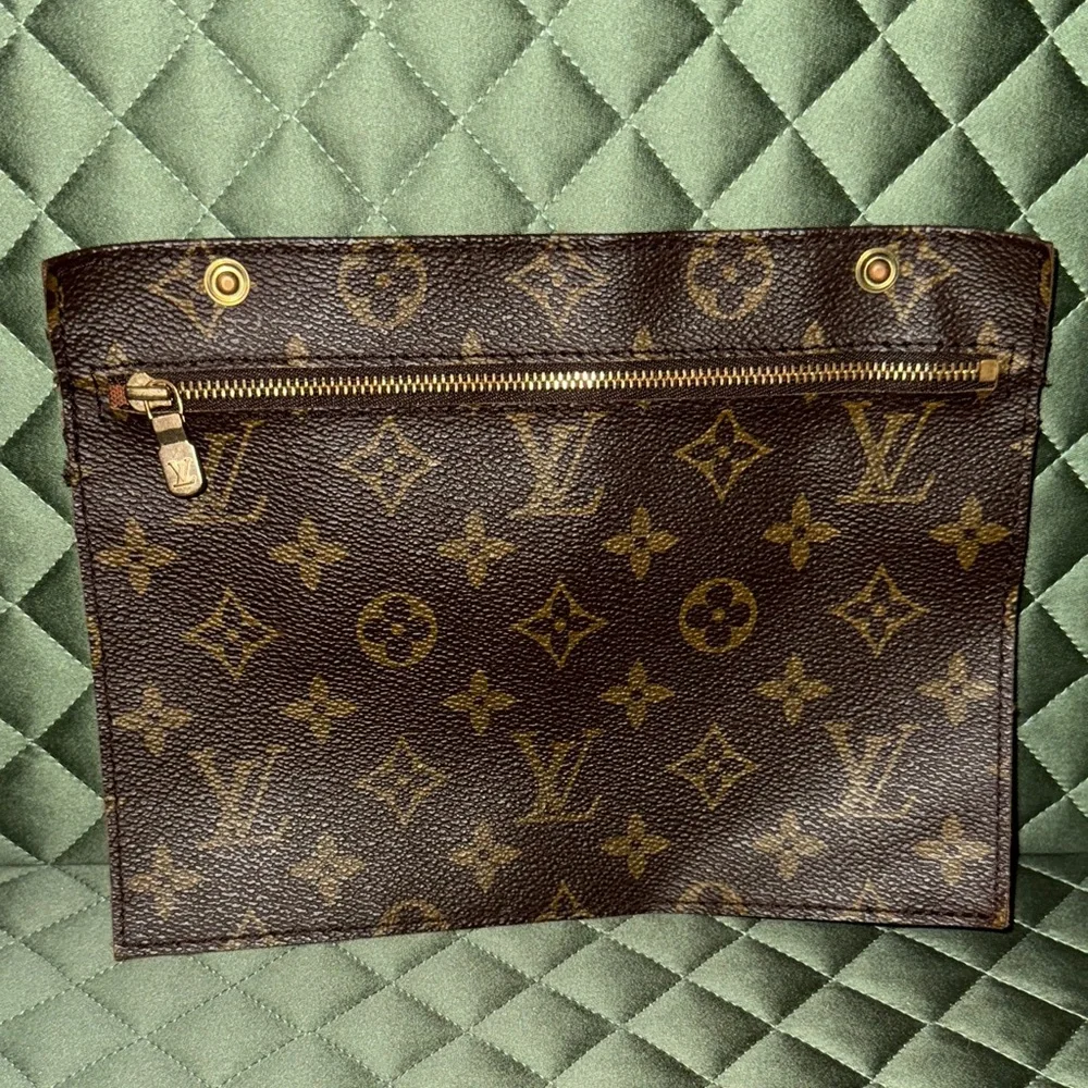 Louis Vuitton Monogram Randonnee GM snap pocket Clutch